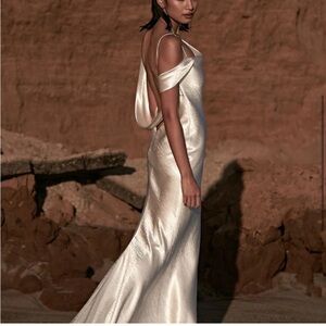 Nalu Bridal Dress by NEWHITE - size 4/6